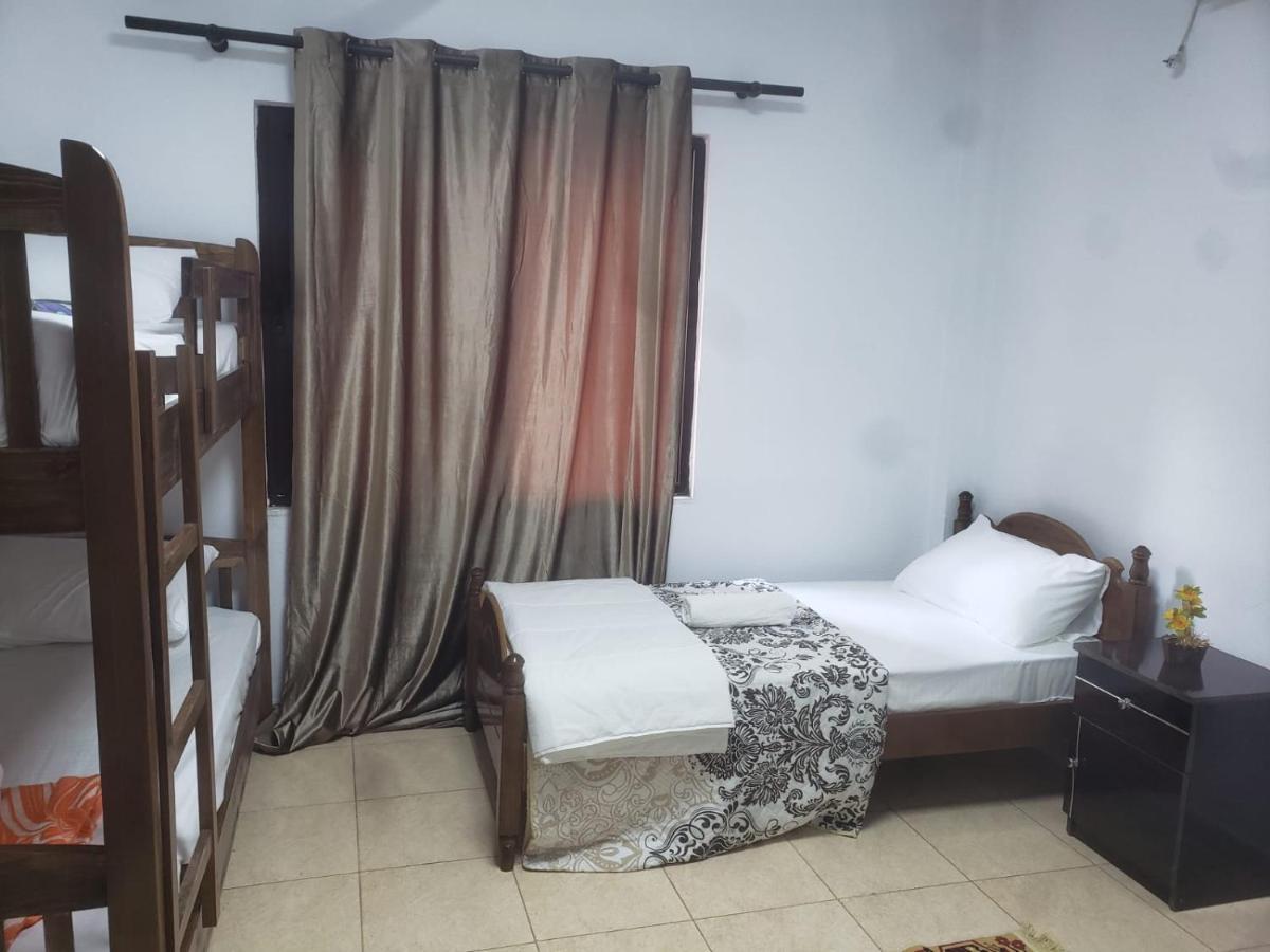Hostel Split Rock تيرانا المظهر الخارجي الصورة