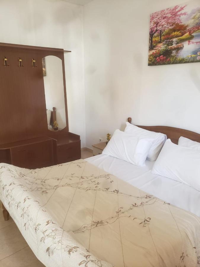 Hostel Split Rock تيرانا المظهر الخارجي الصورة